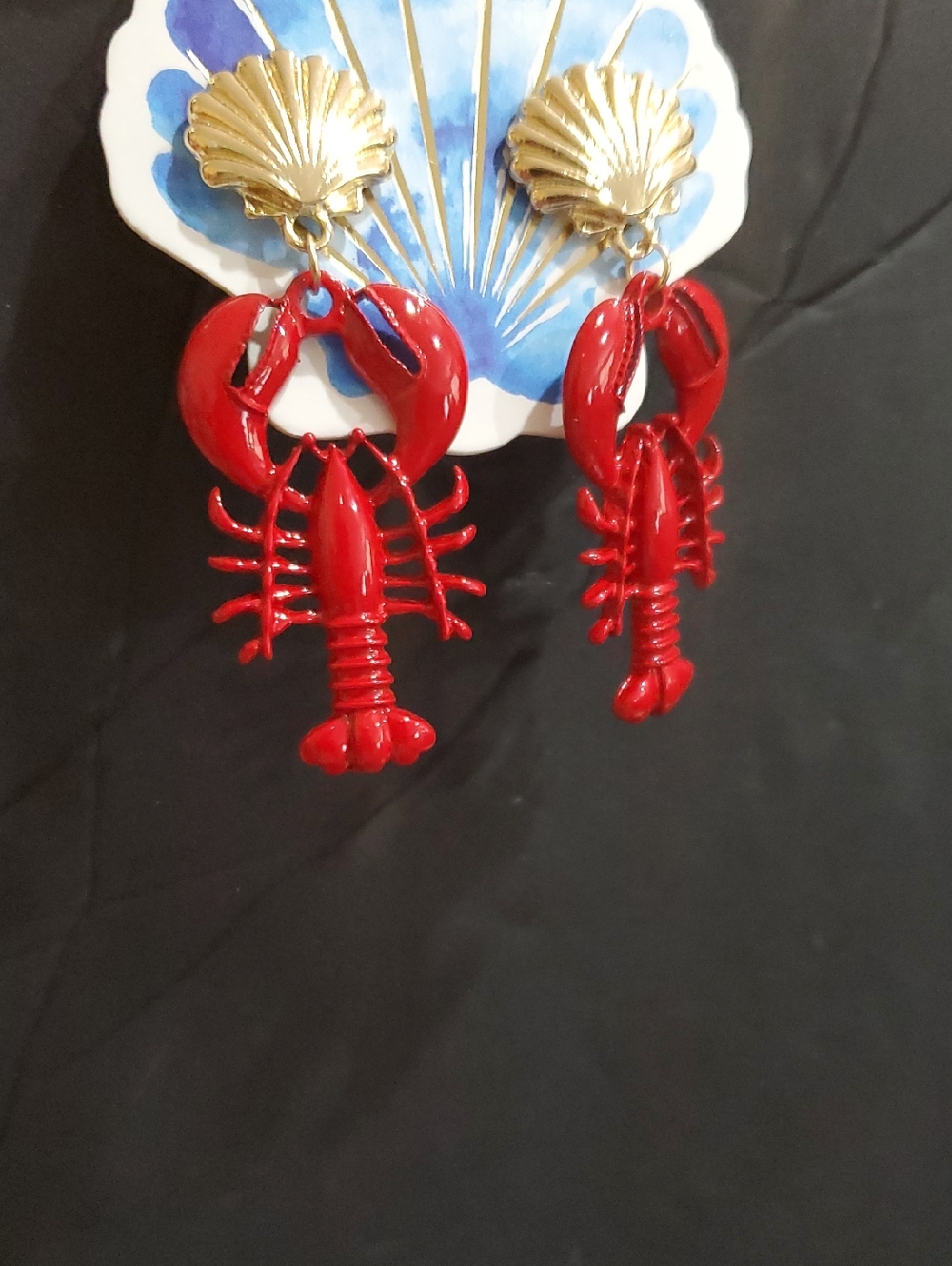 Red enamel‎ Lobster and gold tone seashell dangle earrings brand new